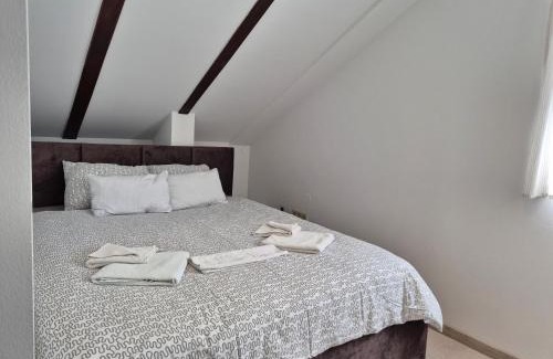 Rogoznica Apartment | Renovated Apartments Skorin