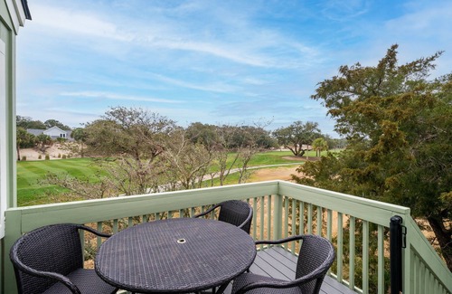Sealoft Villas House | Renovated Cottage w/Golf Views! Close to Beach, Neighborhood Pool! Amenity Cards Available!