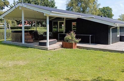 Juelsminde House | Renovated Cottage in Juelsminde - By Traum Ferienwohnungen