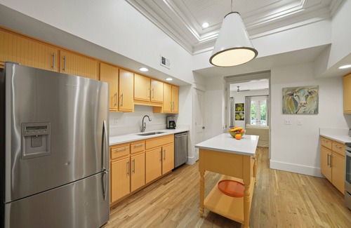 Seaside Condo | Renovated Designer Townhome in Seaside, FL on Ruskin Park + 2 Adult Bikes!