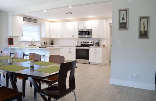 High Point House | Renovated Delray Beach Heated Pool House BBQ RV & Boat Parking