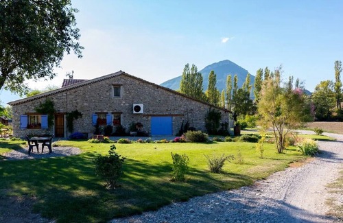 Savournon House | Renovated farmhouse in Savournon. Open countryside, at the foot of Jubeo mountain.