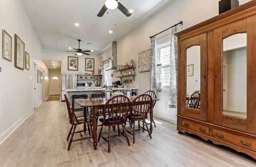 West Riverside House | Renovated Historic 4BR House Near Magazine St & Uptown