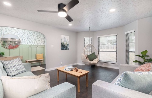 Universal City House | Renovated Home With Backyard Oasis!