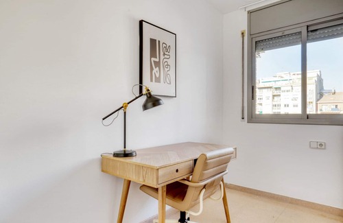 La Vila Olimpica del Poblenou Apartment | Renovated La Vila Olimpica del Poblenou 3BR w/Balcony, by Blueground