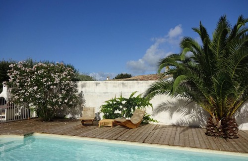 Les Portes-en-Re House | Renovated night club