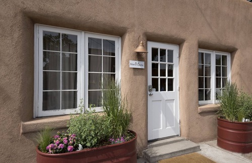 Downtown Santa Fe House | Renovated quiet adobe casita. 2 queen bed, 2 bath, only 10 min walk to Plaza!