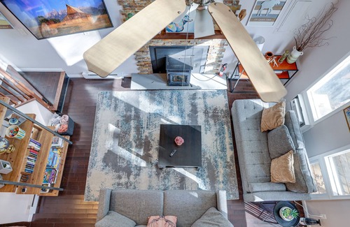 Bushkill Ski Chalet | Renovated Saw Creek Chalet w/ amenities near Shawnee Mtn & Bushkill Falls!