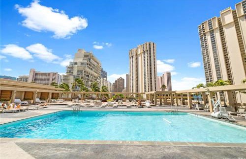 Ala Moana House | Renovated Stunning Views Condo Hotel 1711