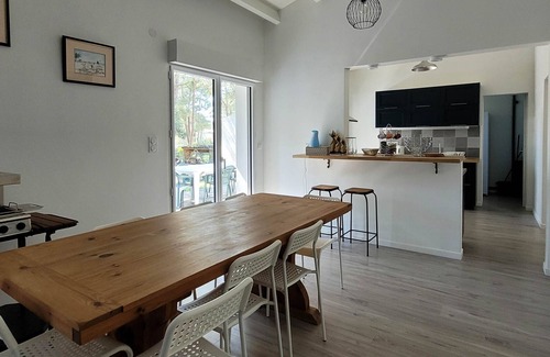 Les Mathes Villa | Renovated Villa with Garden & WiFi - Sleeps 8 - Forest Area Near Beach & Amenities - La Palmyre