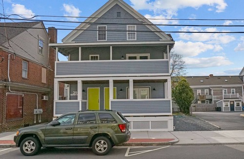 Warren House | Renovated Water Haus ⎥ +8 beds ⎥ Historic Waterfrontnn