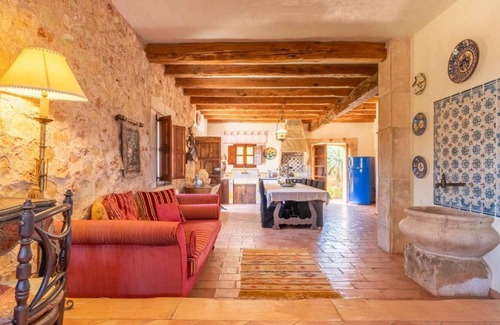 Es Palmer Villa | renovated with a lot of taste and nostalgia