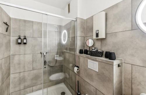 Bad Bevensen Apartment | Renovierte Komfortable 3 Zi I Wohnung I Bahnhofsnähe I 3 Balkone I Netflix I Xbox One I 6 Betten