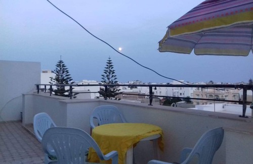Hiboun House | rent for vacancy, pretty well equipped apartment in tourist area of Mahdia
