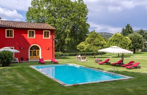 Badia Cantignano Villa | Rent luxury villas in Vorno