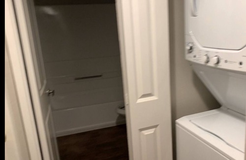 Calabasas Apartment | Rent room with DOOR LOCK in 2bed/2bath Calabasas w Pool,Jacuzzi,Gym,Tennis Court