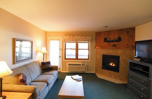 North Woodstock Condo | Rent this Deer Park Vacation Condo across from Rec. Center! (DP175A)