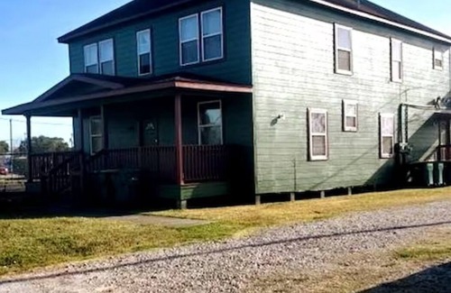 La Marque Apartment | Rental Unit 2 Close to NASA and Kemah Boardwalk