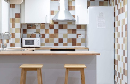 El Cabanyal Apartment | Rental unit in València · ★4.45 · 3 bedrooms · 4 beds · 1 bath