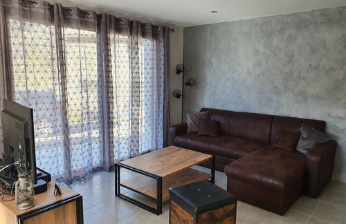 LʼArgentiere-la-Bessee Apartment | Rental with beautiful terrace for 5 people, baby equipment available