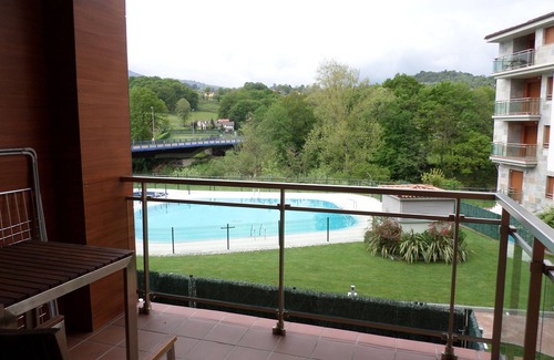 Cangas de Onis Apartment | Rentals Apartment in Housing development Jardines del Sella in Cangas de Onis.