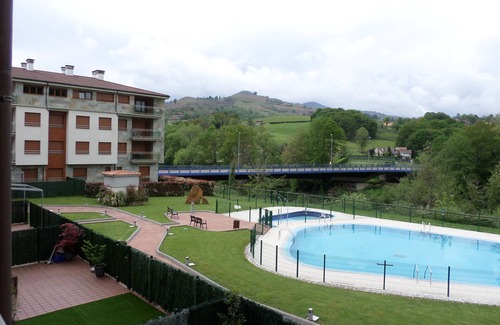Cangas de Onis Apartment | Rentals Apartment in Housing development Jardines del Sella in Cangas de Onis.