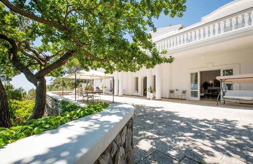 San Pietro Villa | Rentals in Italy - Villa Lamaro with large terrace, pool, garden and sea view