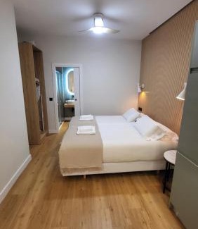 Los Remedios Apartment | RentalSevilla Robledo