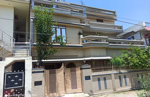 Dehradun House | Repose in the Himalayan Range of Exotic India!