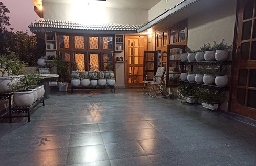 Dehradun House | Repose in the Himalayan Range of Exotic India!