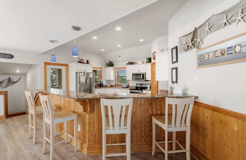 Duck House | Rescued: Semi-oceanfront, Hot Tub, Shared Pool