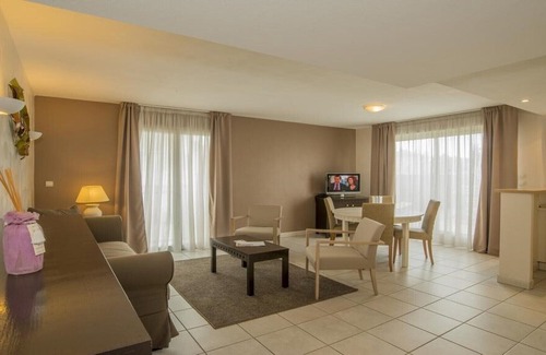 Prado - Republique Apartment | Reserve your apartment in a **** hotel> Apartment 21