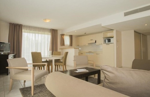 Prado - Republique Apartment | Reserve your apartment in a **** hotel> Apartment 21