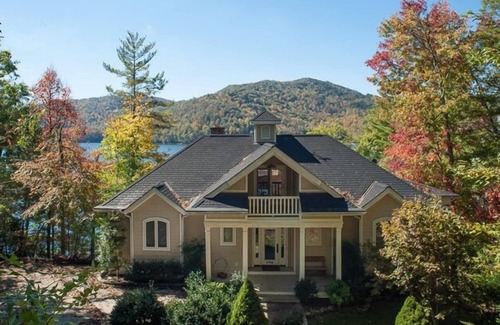 Topton House | Reserve your weekend for FALL-WINTER 2025 or book early for SUMMER 2026!