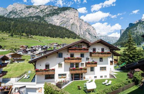 Selva di Val Gardena Apartment | Residence Cesa Rives
