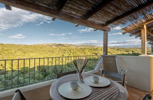 Baja Sardinia Apartment | Residence con piscina a 4 km da Baja Sardinia