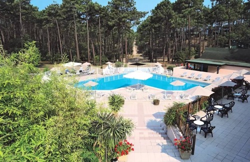 Maubuisson Apartment | Residence Domaine Les Cavales - 3 room apartment for 4 people covered balcony