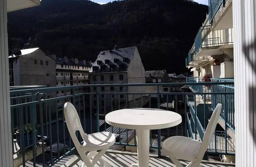 Bagneres-de-Luchon Apartment | Residence Hotel De France - Studio Cabin 4 Pers. 4 beds LUCHON BAGNES
