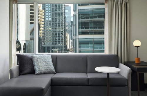 Downtown Chicago Hotel | Residence Inn by Marriott Chicago Downtown/River North