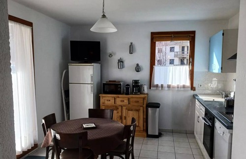 Bourg-Saint-Maurice Apartment | Residence Le Bergentrum - Spacious 3 Rooms people close to the funicular and the center of Bourg