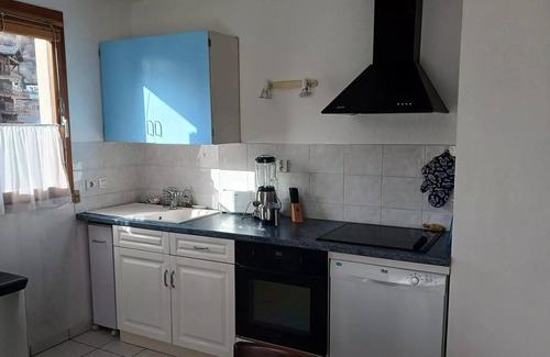 Bourg-Saint-Maurice Apartment | Residence Le Bergentrum - Spacious 3 Rooms people close to the funicular and the center of Bourg