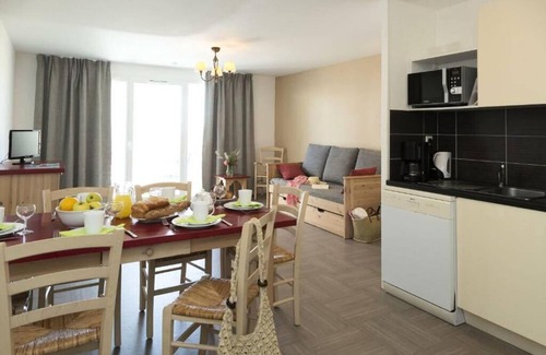 Plougasnou Apartment | Residence Odalys Le Domaine Des Roches Jaunes - 3 Rooms 6 People