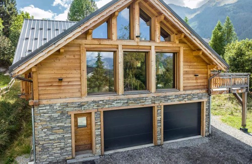 Les Orres Ski Chalet | Residence Pramouton - Charming accommodation in the heart of a mountain chalet
