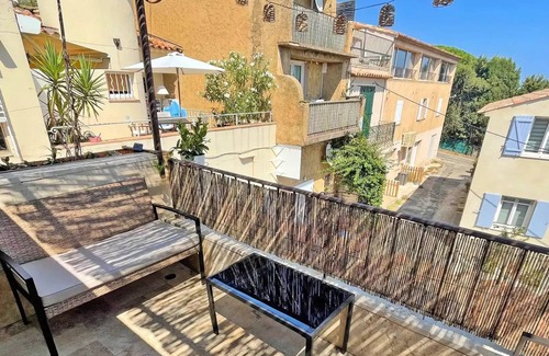 Guerrevieille Villa | Residence Vieux Hameau De Guerrevieille - House T3 - 4/5 people - Sea view - Air conditioning - Wifi - Near beach - Grimaud
