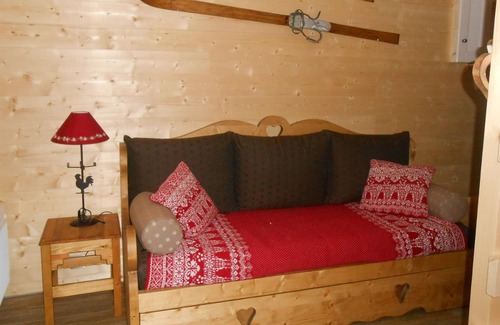 Bourg-Saint-Maurice Apartment | residence with swimming pool in the summer, winter skiing
