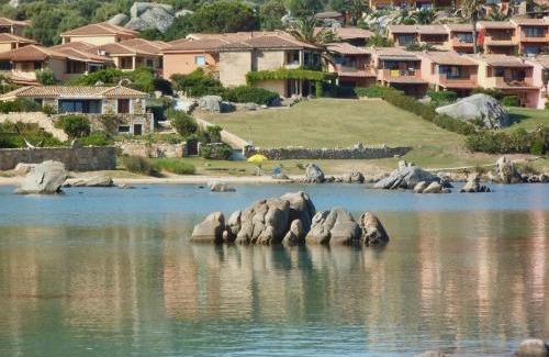 Golfo di Marinella Apartment | Residence with swimming pool in Marinella just 300 mt from the sea, apartments with sea view