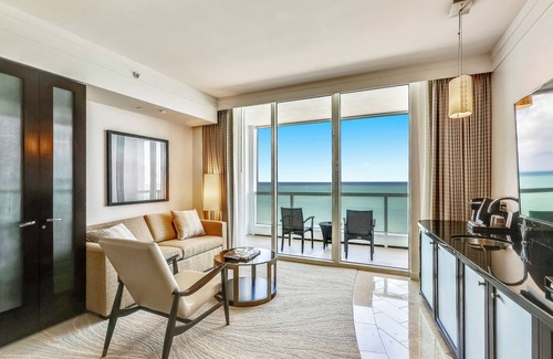 Mid Beach Apartment | Residences at Fontainebleau Miami