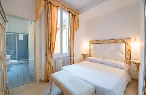 Historic Center House | Residenza Due Torri check in presso HOTEL CENTRALE Vicolo Cattani 7