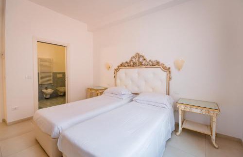 Historic Center House | Residenza Due Torri check in presso HOTEL CENTRALE Vicolo Cattani 7