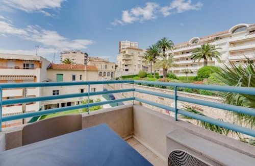Cannes City Centre Apartment | Residhotel Les Coralynes